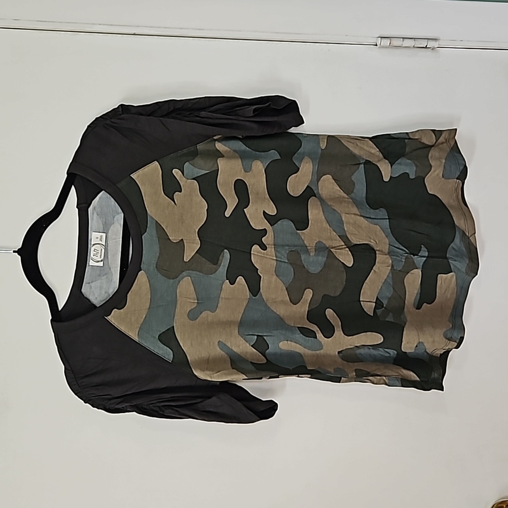 🍀 4/$10 Maurices 24/7 Camo Tee
